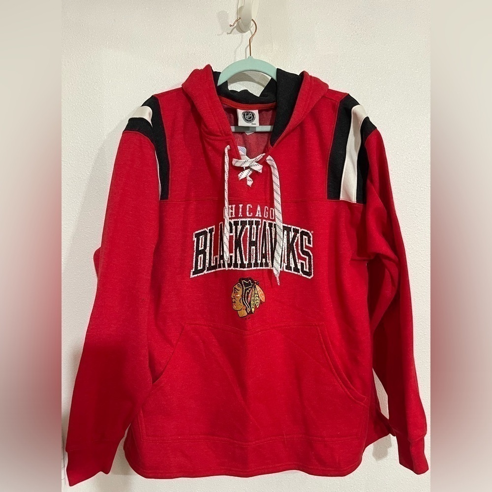 NWT Chicago Blackhawks red hoodie size XL official license product NHL